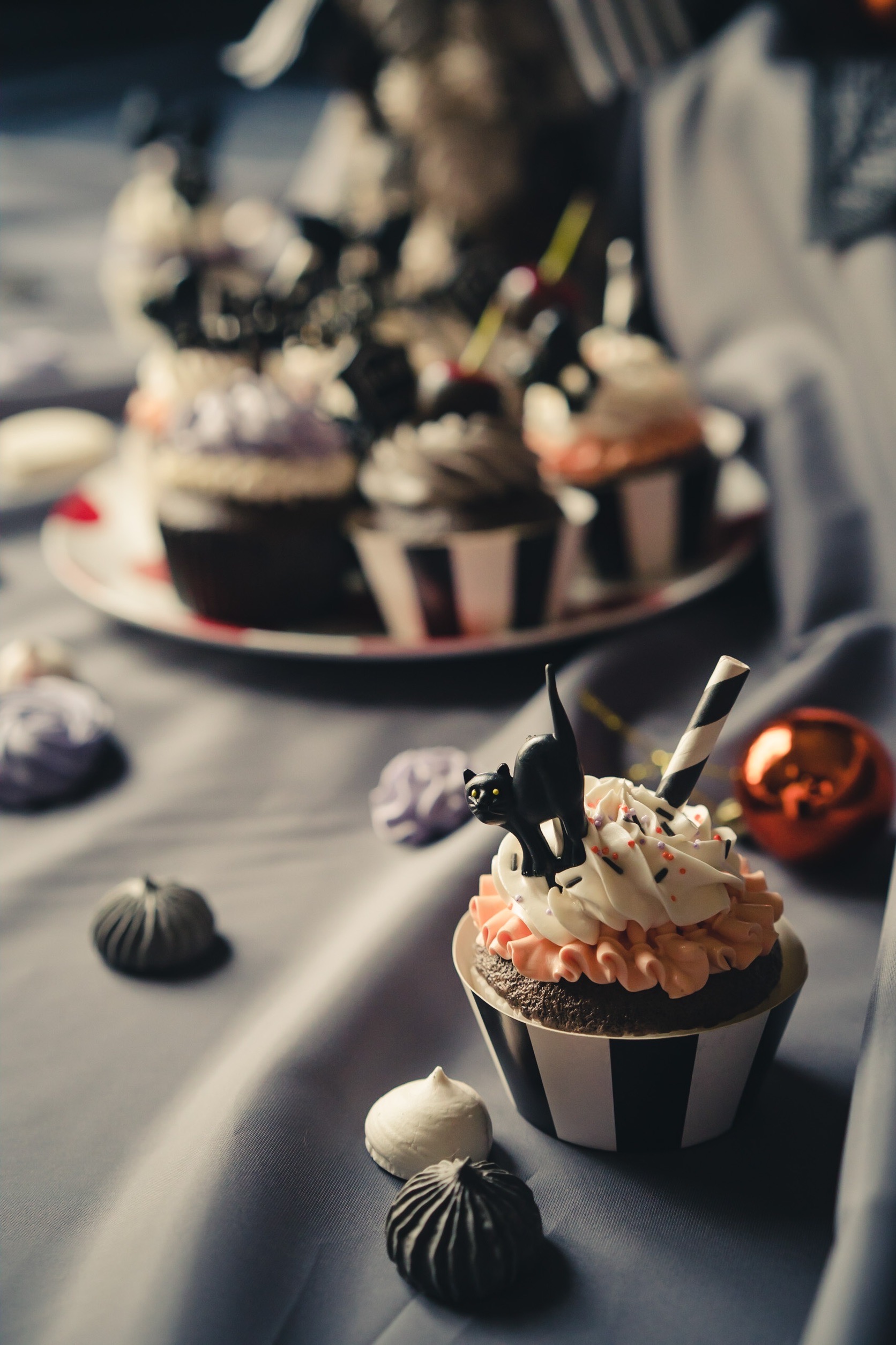 A-19】ハロウィンカップケーキ4個セット ￥1,210 | DisplayCake MARCLE